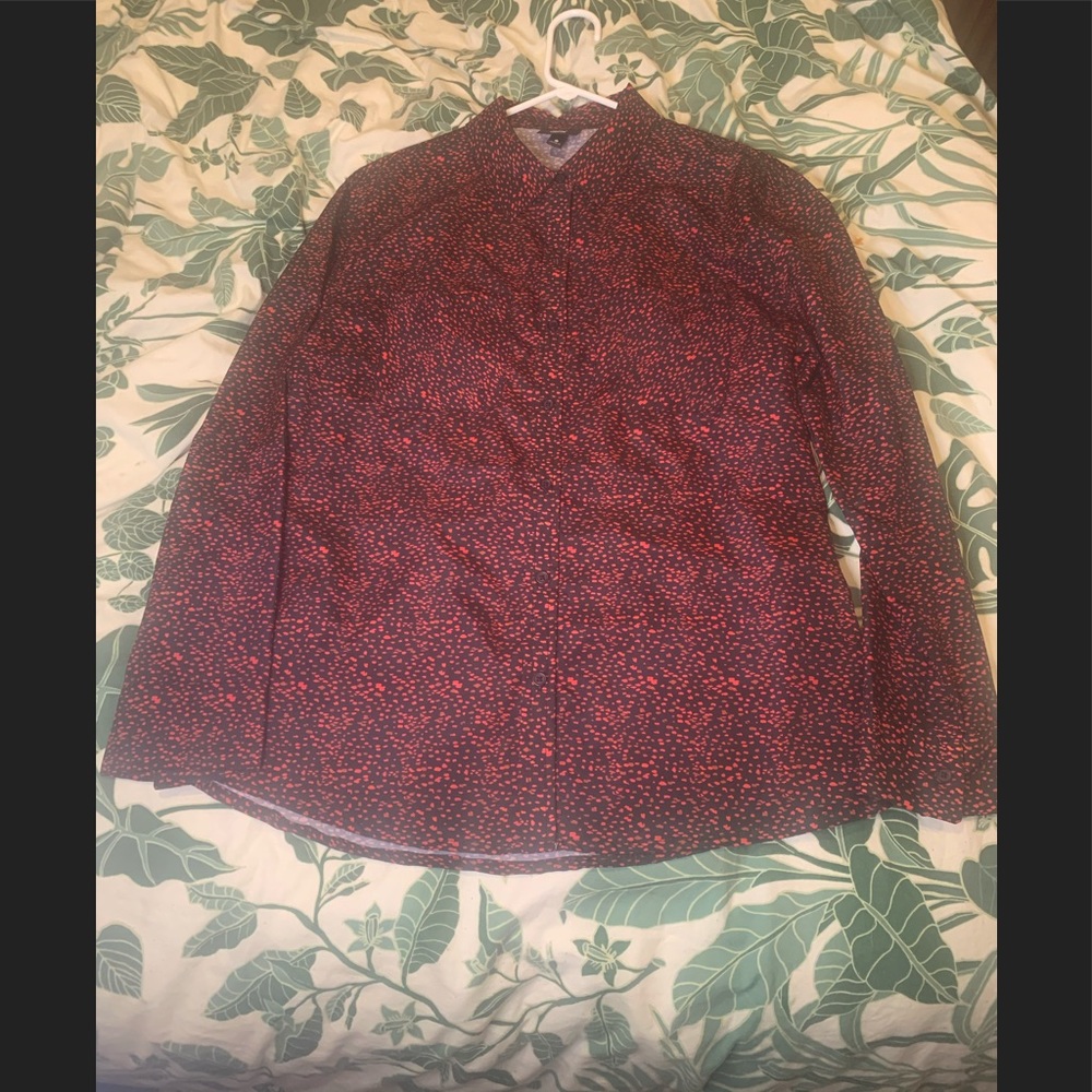 Black and red button up shirt size small